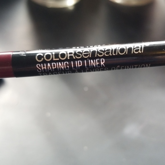 Unused Maybelline Lip Liner - Picture 2 of 4